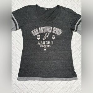 Spurs San Antonio light weight long sleeve v-neck T-shirt size medium women’s